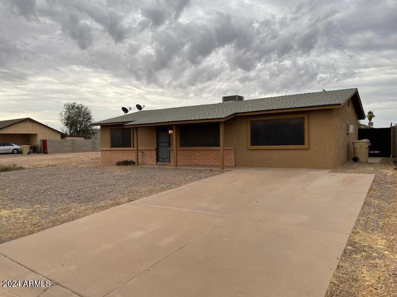9435 W Oneida Drive - Photo 1