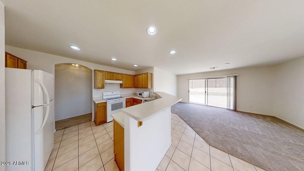 22932 W Morning Glory Street - Photo 9