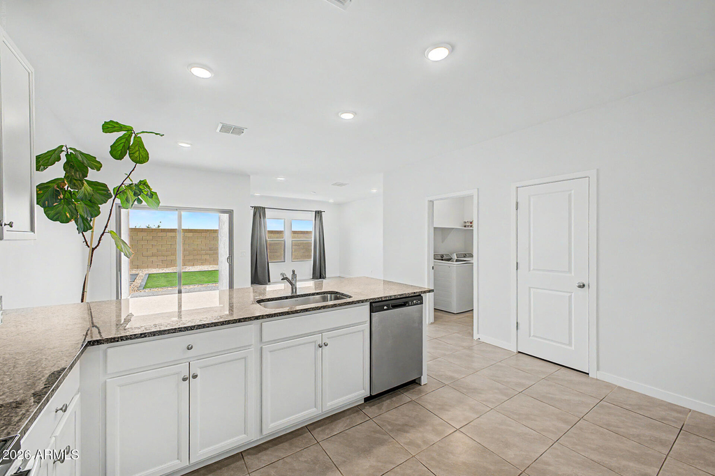 7922 W Sands Road - Photo 8