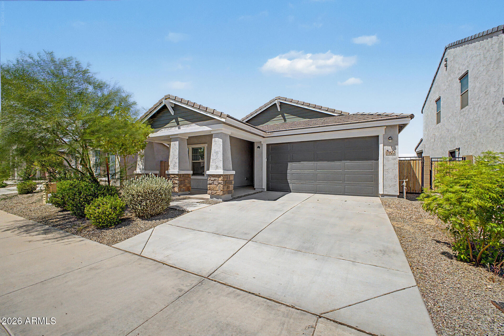 7922 W Sands Road - Photo 1