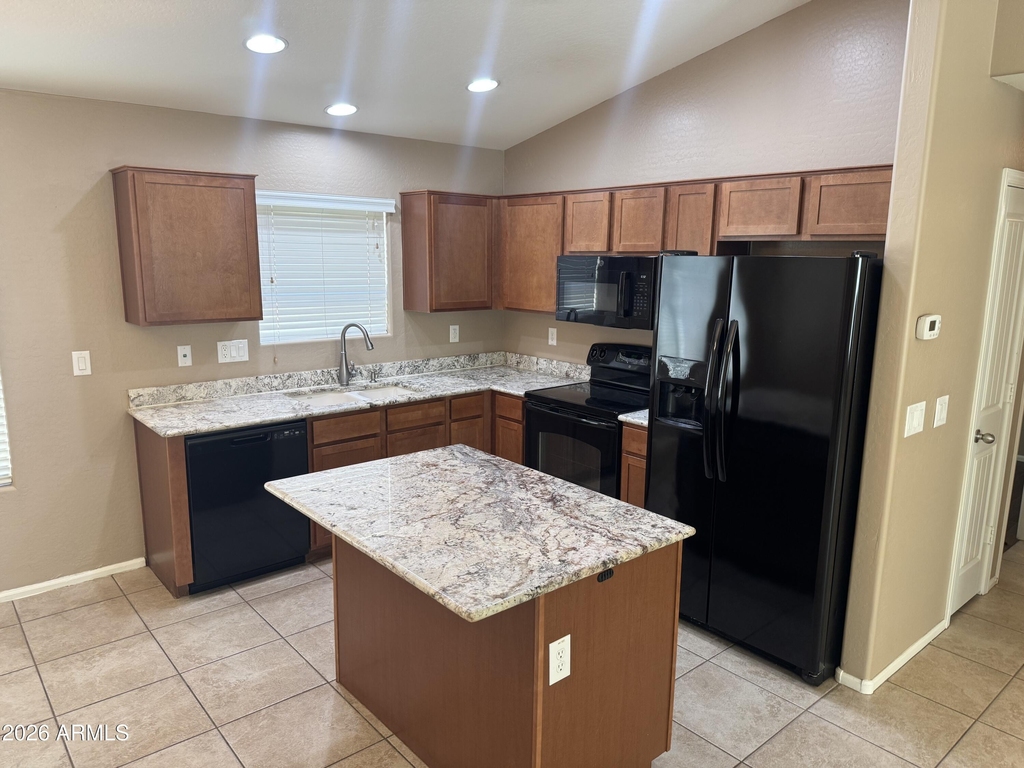 28866 N Coal Avenue - Photo 3