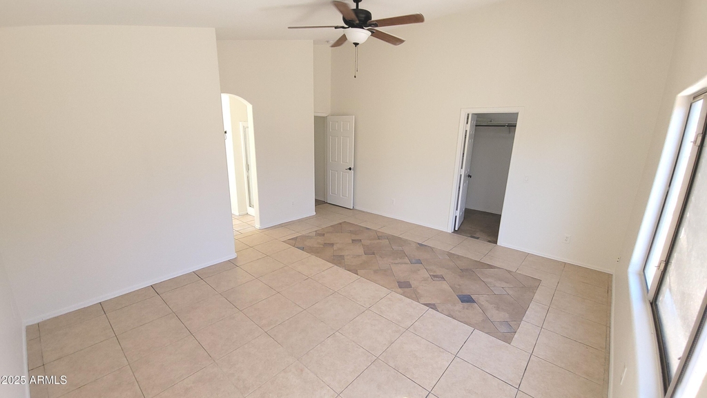 845 W Vaughn Avenue - Photo 16