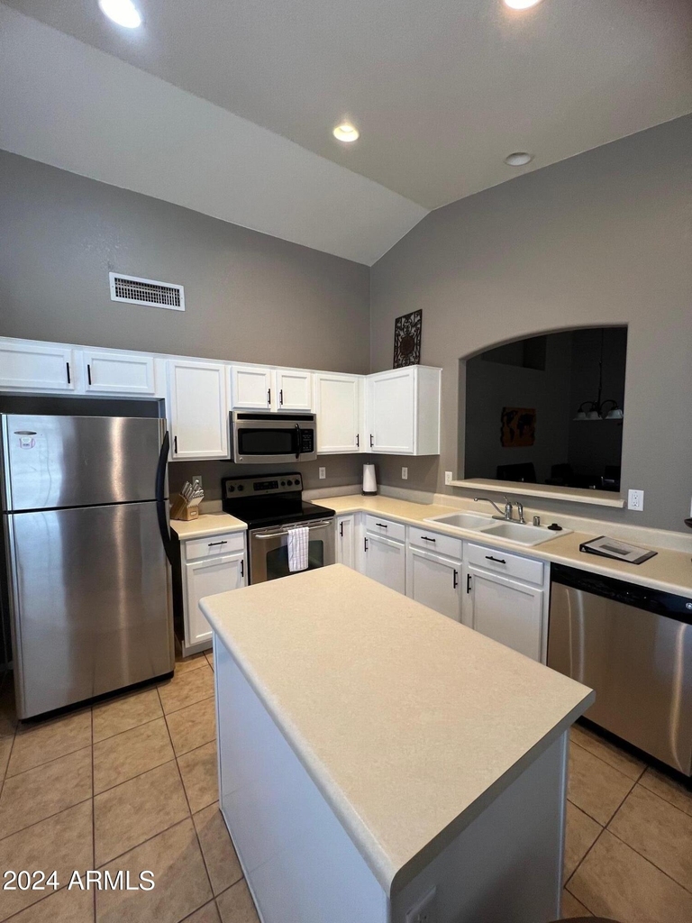 13314 W Mauna Loa Lane - Photo 4