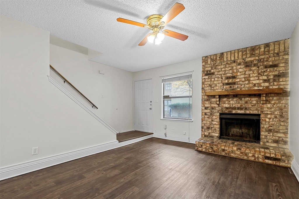 800 Bluebonnet Drive - Photo 4