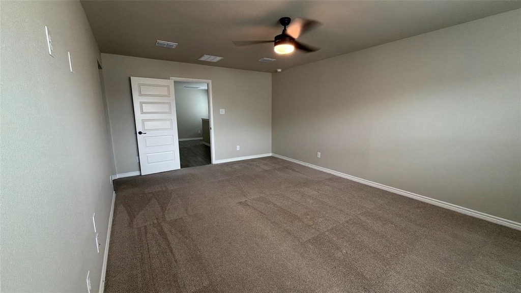 2029 Woodlawn Way - Photo 12