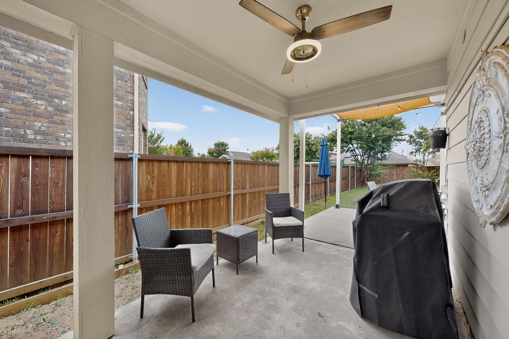 905 Lake Grove Drive - Photo 34