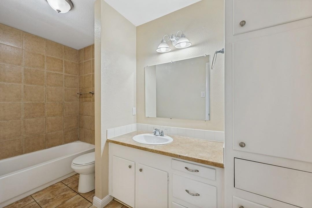 4221 Ashmore Drive - Photo 9