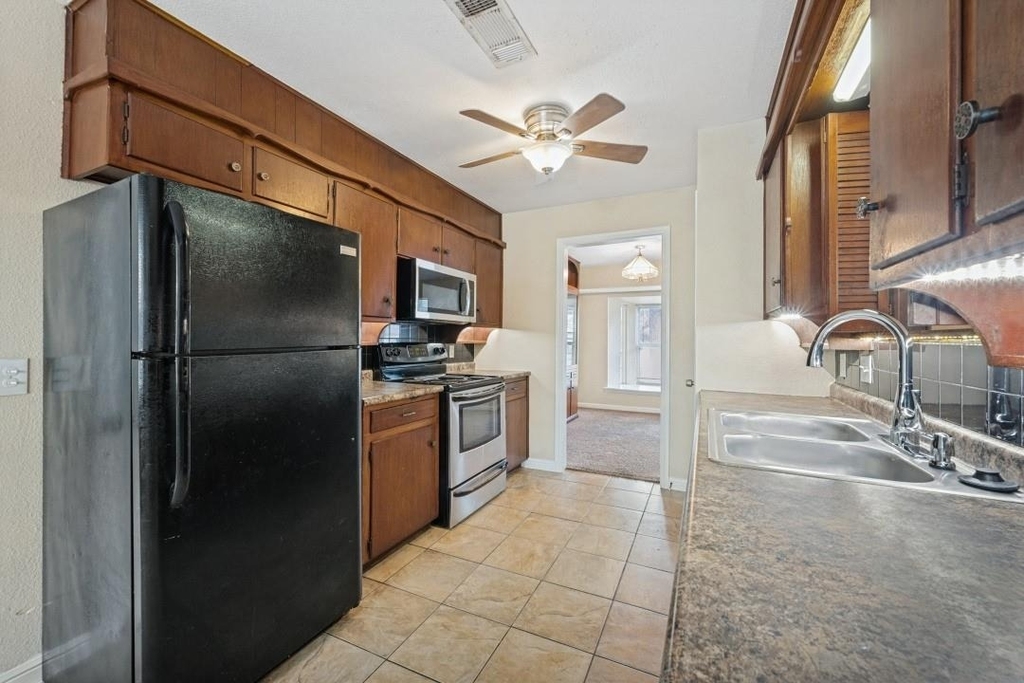 4221 Ashmore Drive - Photo 4