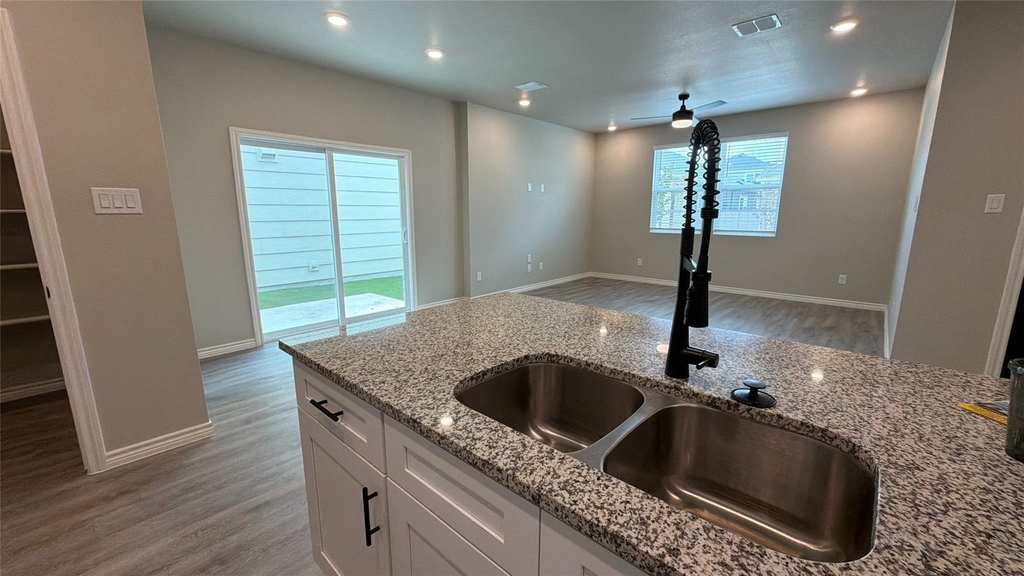 1929 Woodlawn Way - Photo 15