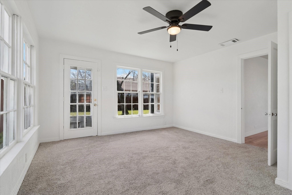 602 W Pecan Street - Photo 16