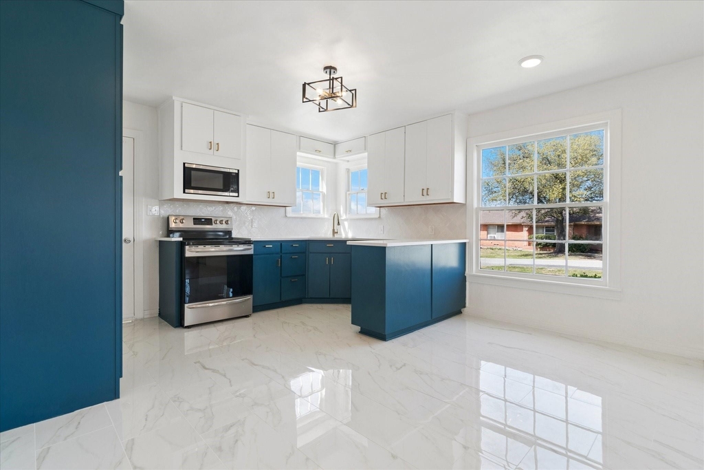 602 W Pecan Street - Photo 10