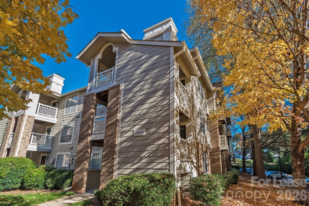 5001 Sharon Road - Photo 1