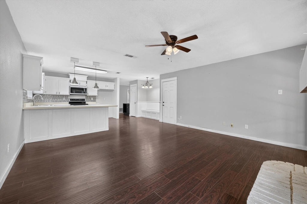 7001 Bentley Avenue - Photo 10