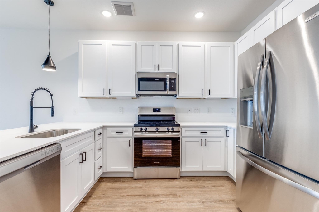 5215 Capitol Avenue - Photo 6