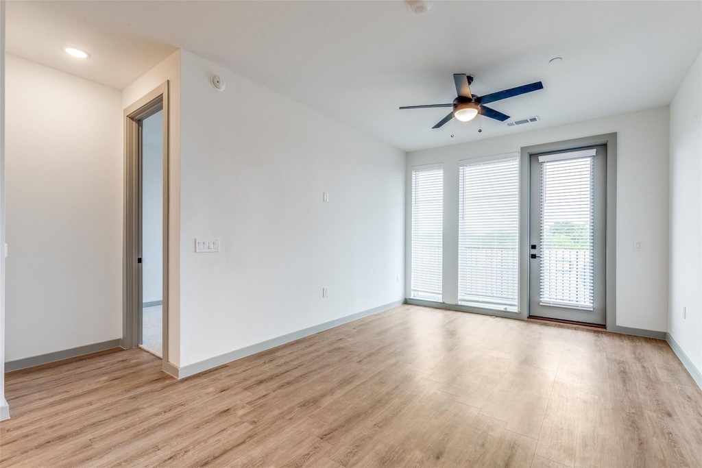 5215 Capitol Avenue - Photo 9