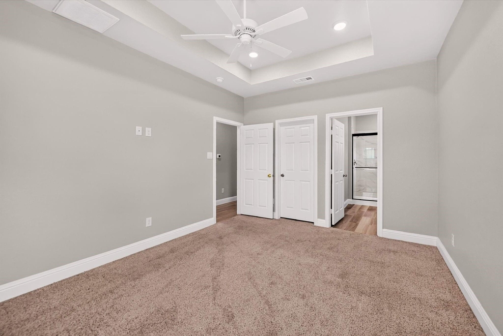 4607 Spencer Street - Photo 10