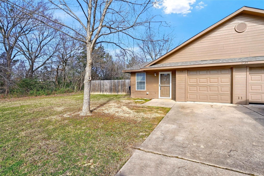1025 Rice Street - Photo 2