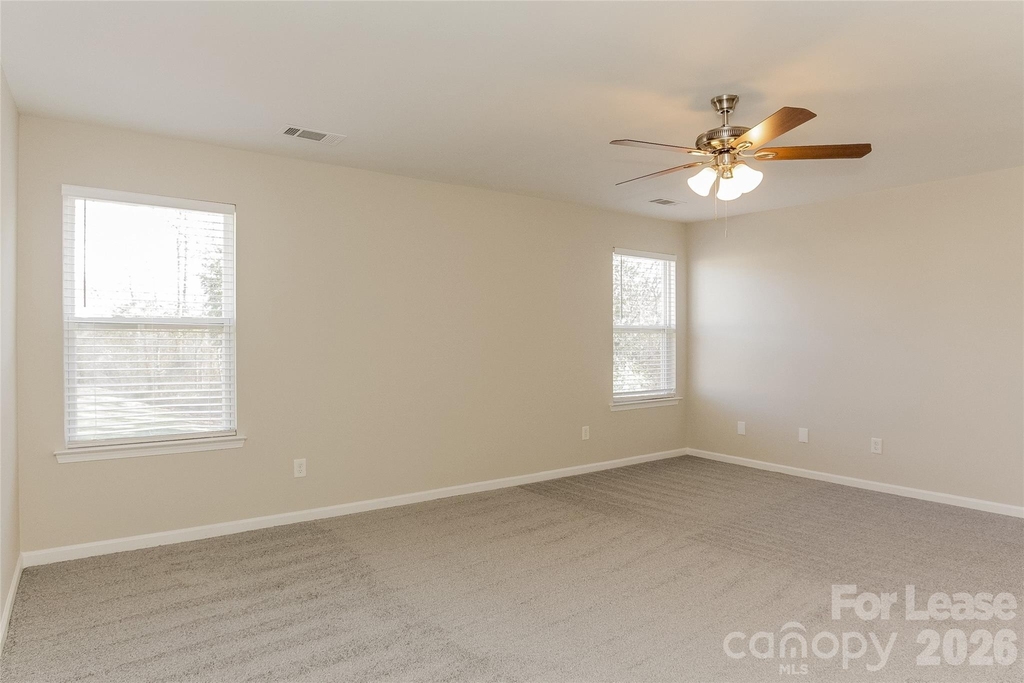 704 Perth Drive - Photo 8