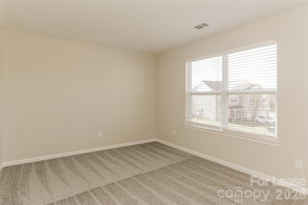 704 Perth Drive - Photo 9