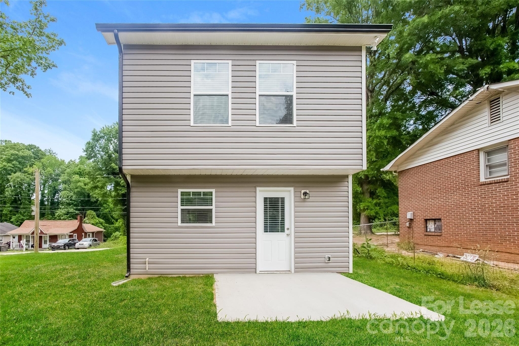 1105 Rosewood Avenue - Photo 14