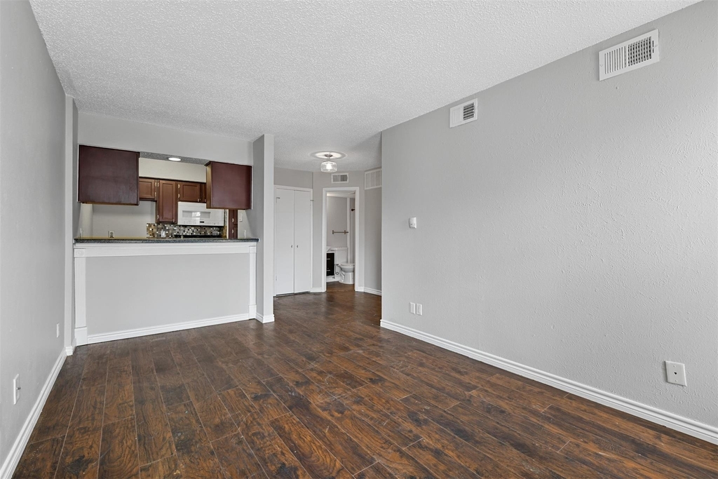 9520 Royal Lane - Photo 2