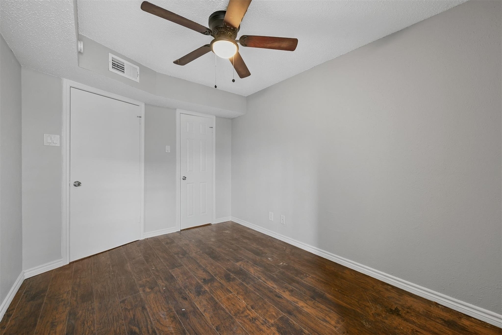 9520 Royal Lane - Photo 12
