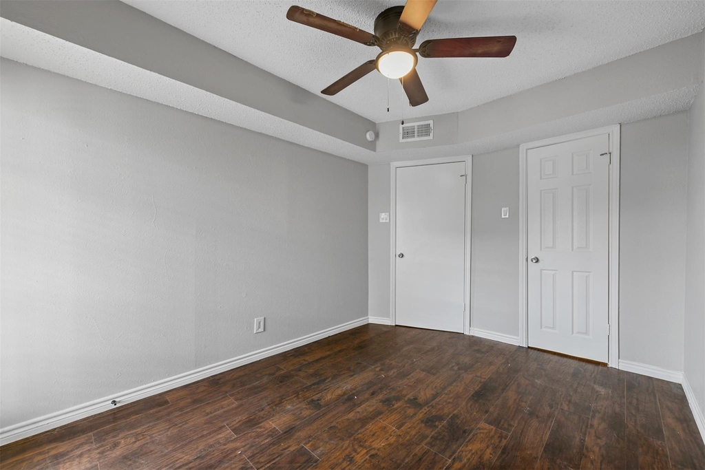 9520 Royal Lane - Photo 13