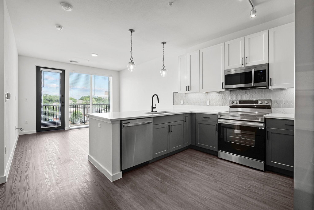 1100 N Zang Boulevard - Photo 13