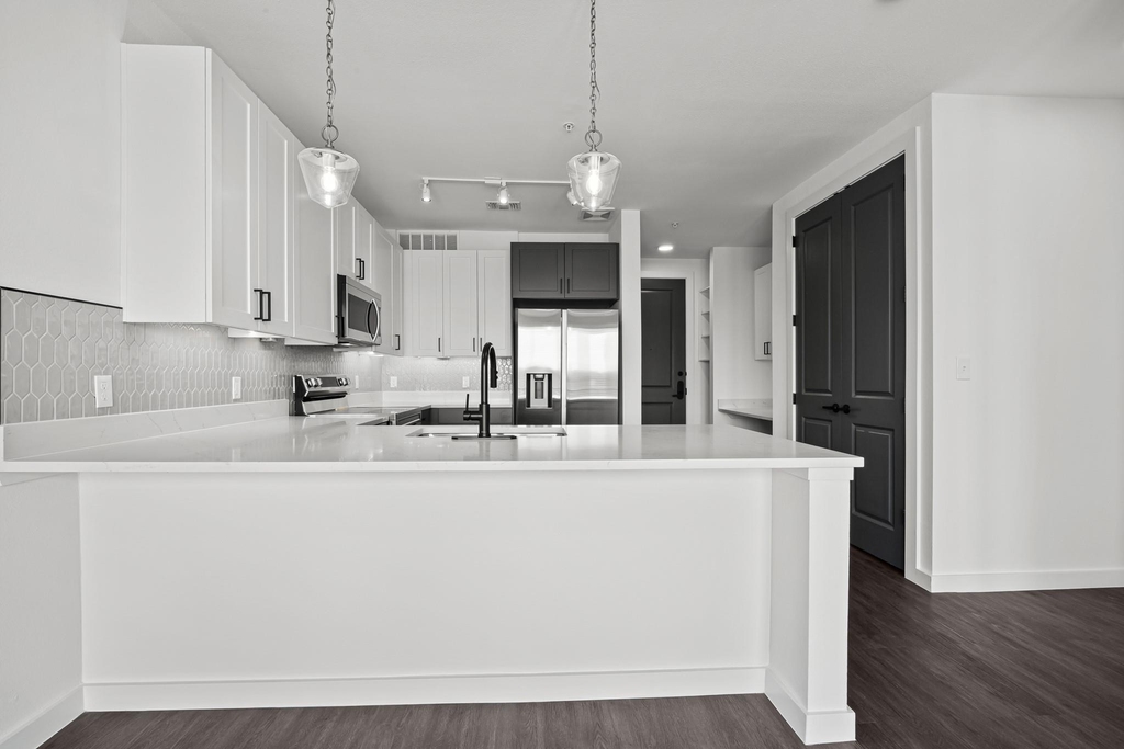 1100 N Zang Boulevard - Photo 12