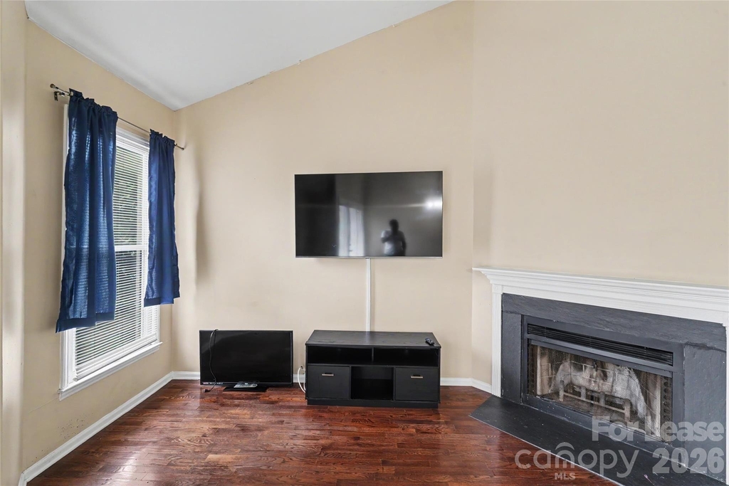 244 S Cedar Street - Photo 5