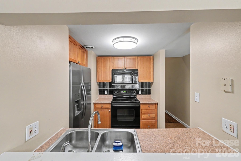244 S Cedar Street - Photo 11