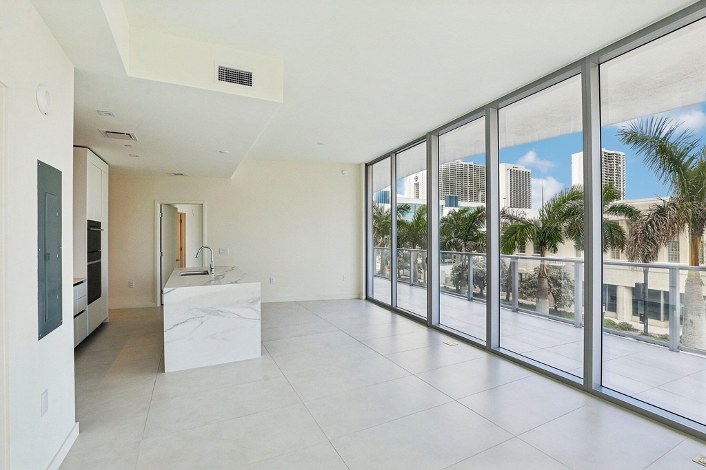 1400 Biscayne Boulevard - Photo 10