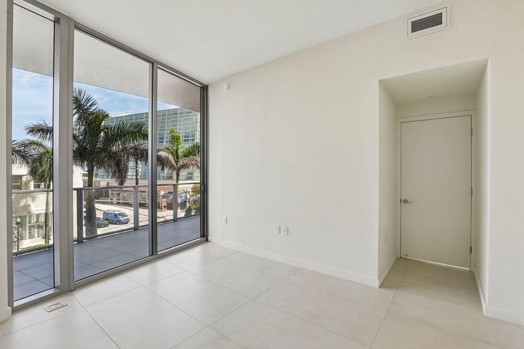 1400 Biscayne Boulevard - Photo 9