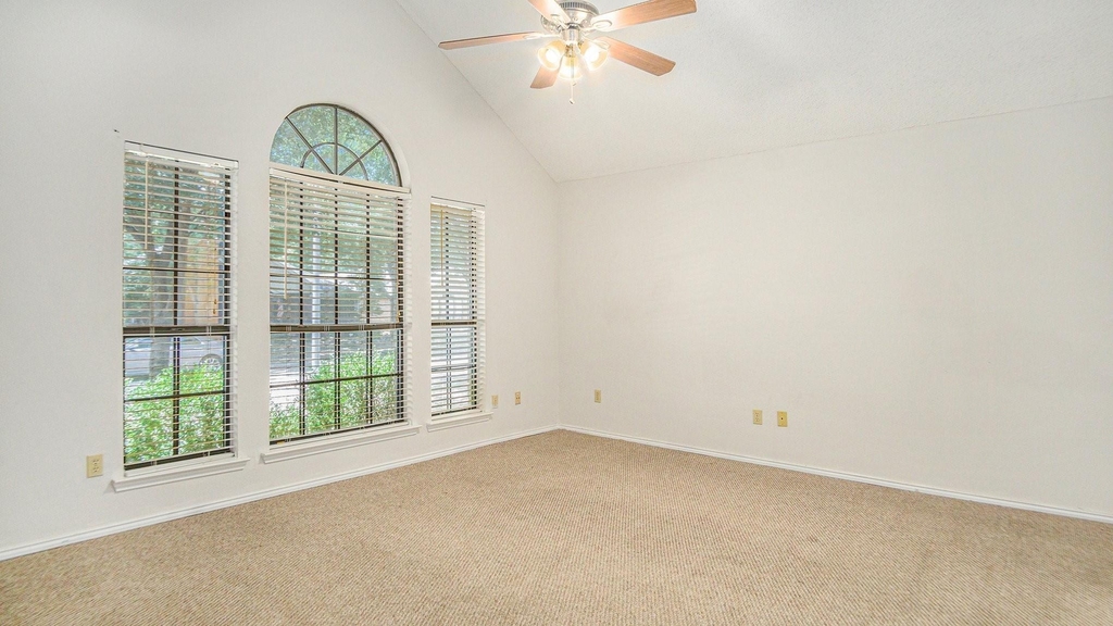 6908 Bentley Avenue - Photo 16
