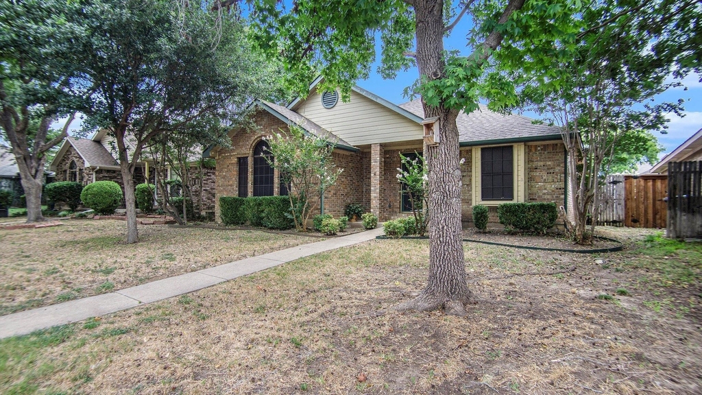 6908 Bentley Avenue - Photo 1