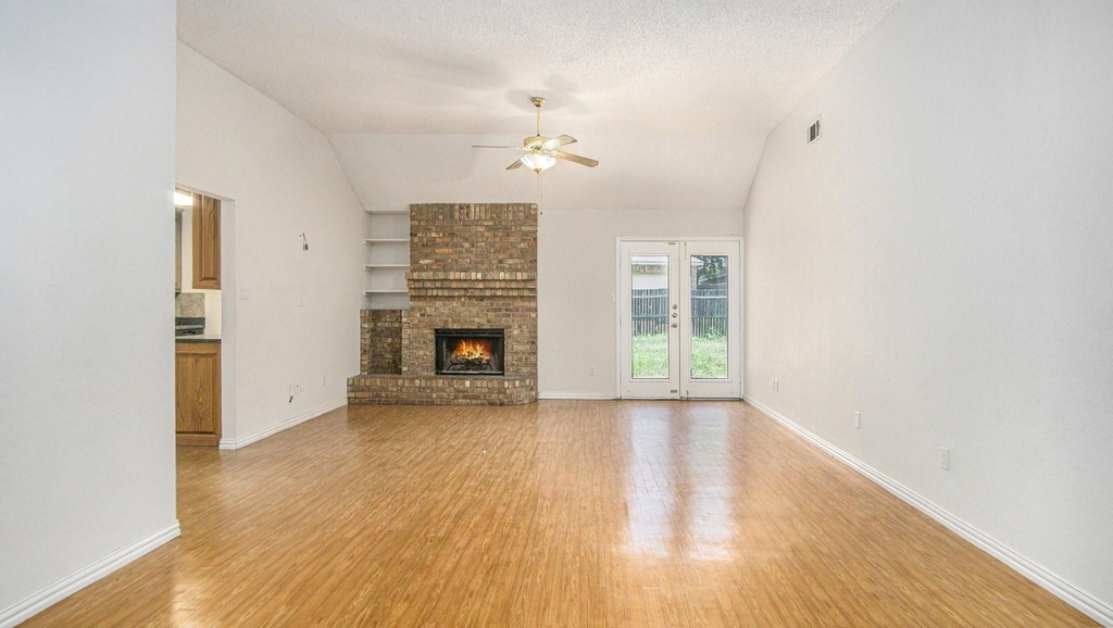 6908 Bentley Avenue - Photo 5