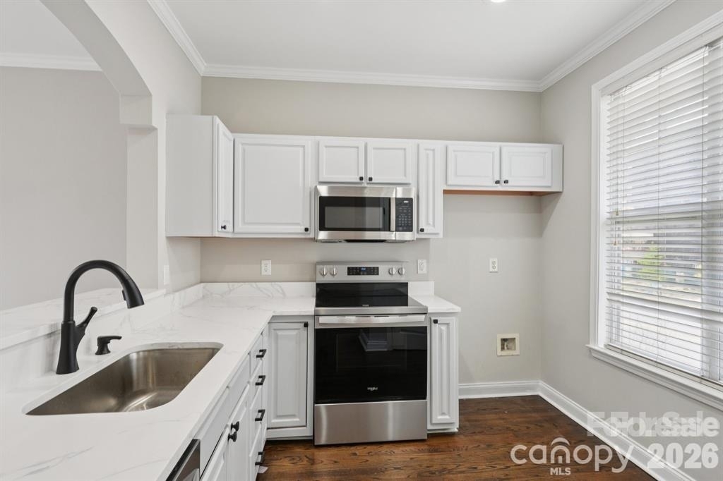 827 4th Street W - Photo 6