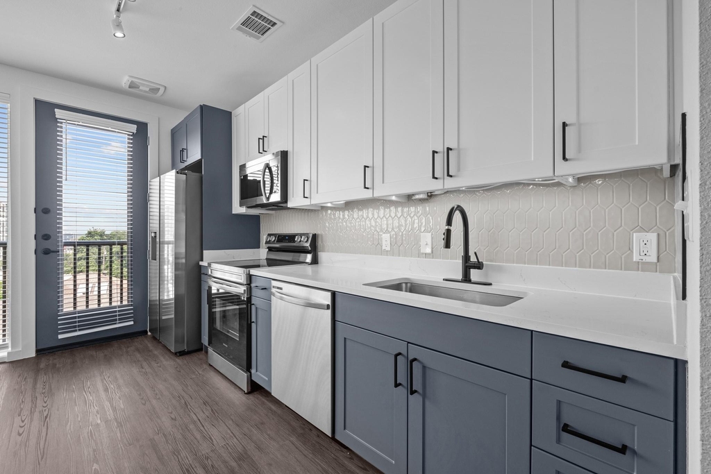 1100 N Zang Boulevard - Photo 6