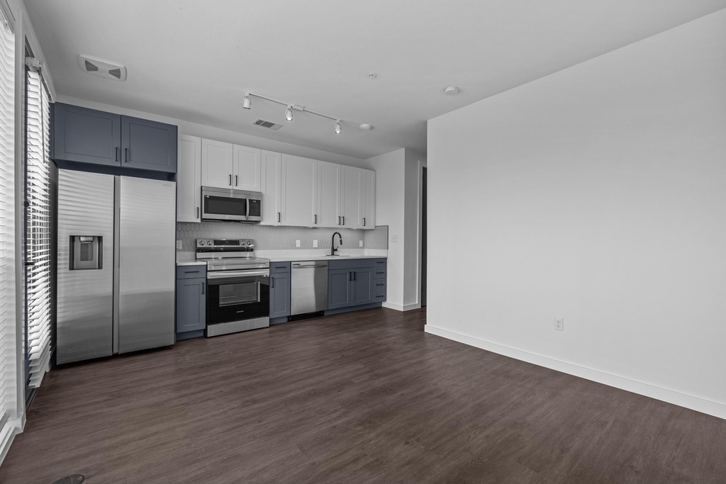 1100 N Zang Boulevard - Photo 5