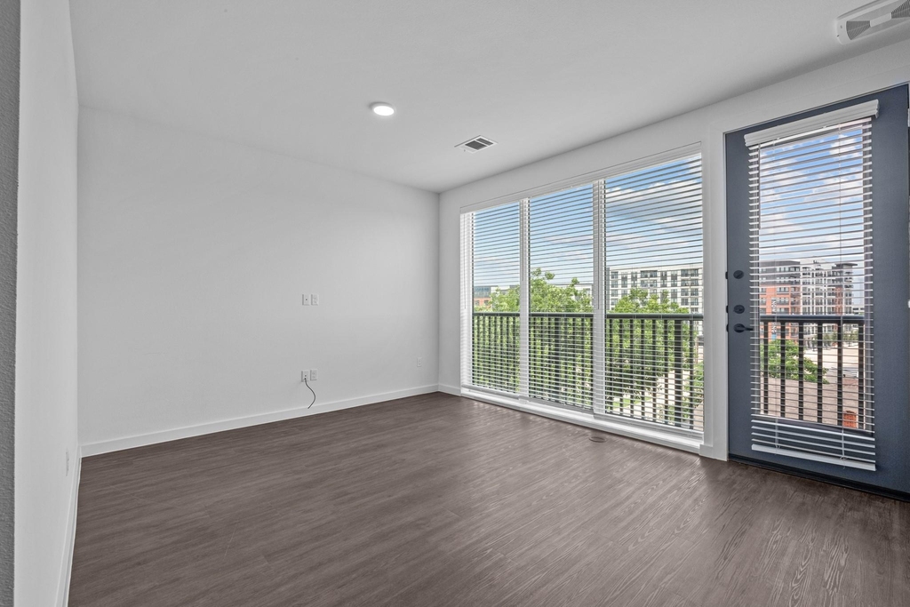 1100 N Zang Boulevard - Photo 7