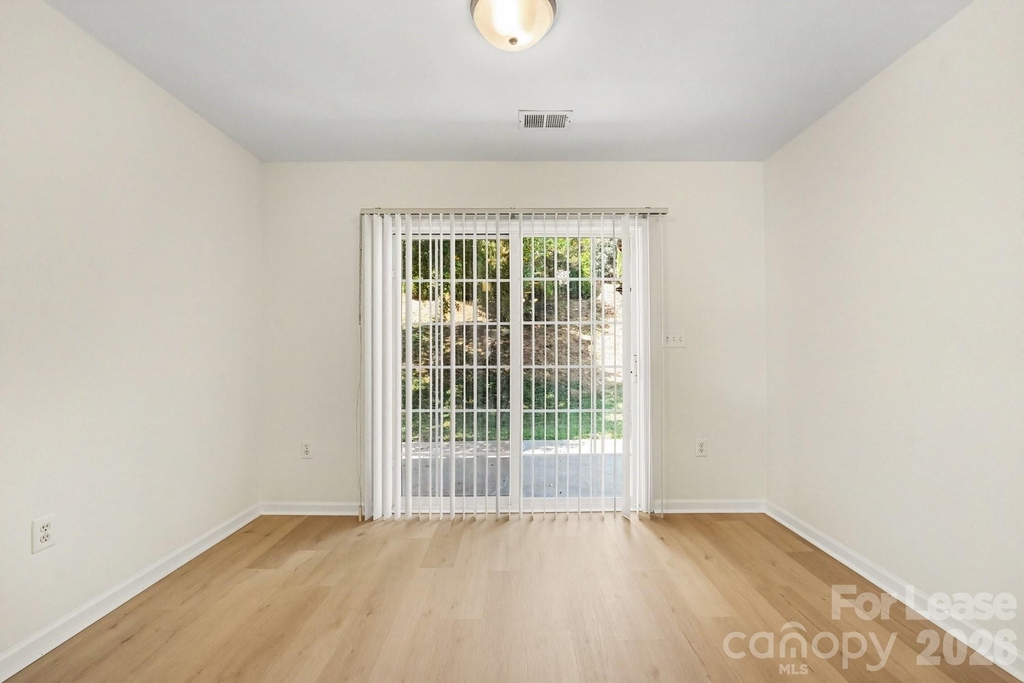2163 Wexford Way - Photo 8