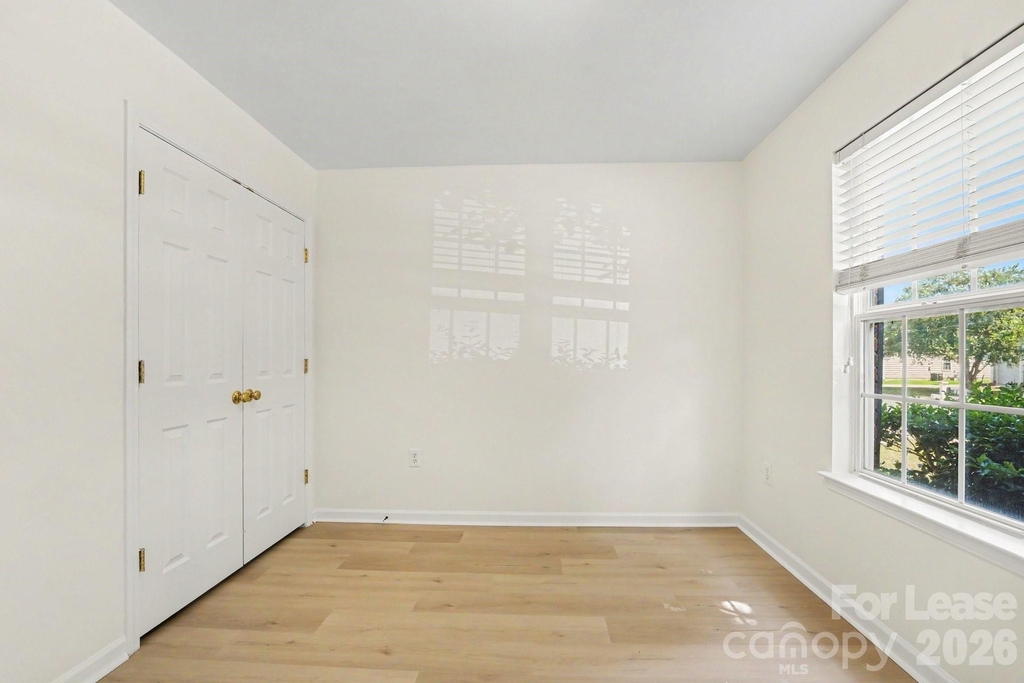 2163 Wexford Way - Photo 15