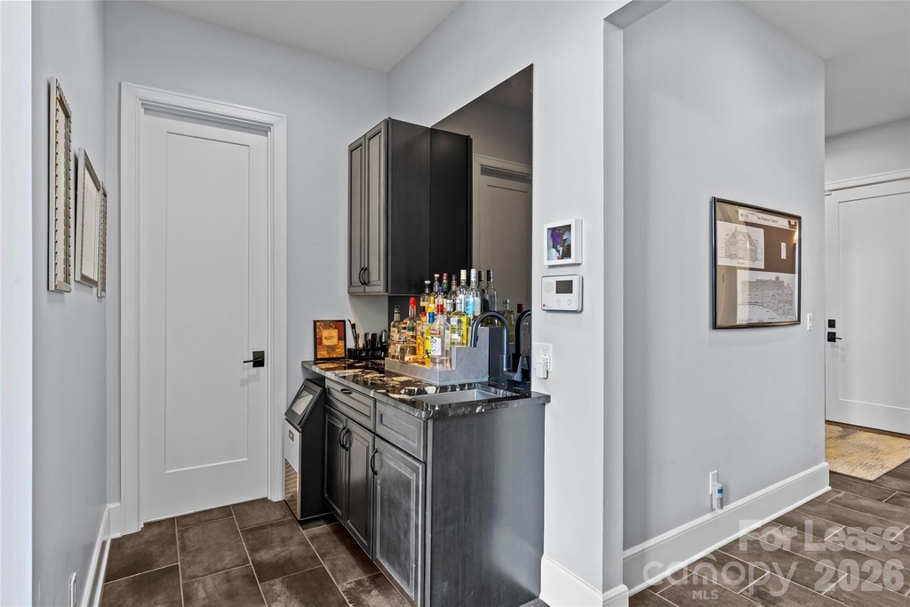 6032 Headlands Court - Photo 15
