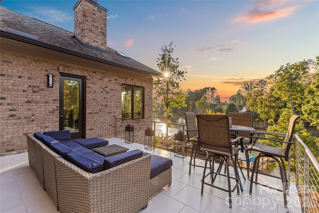 6032 Headlands Court - Photo 12