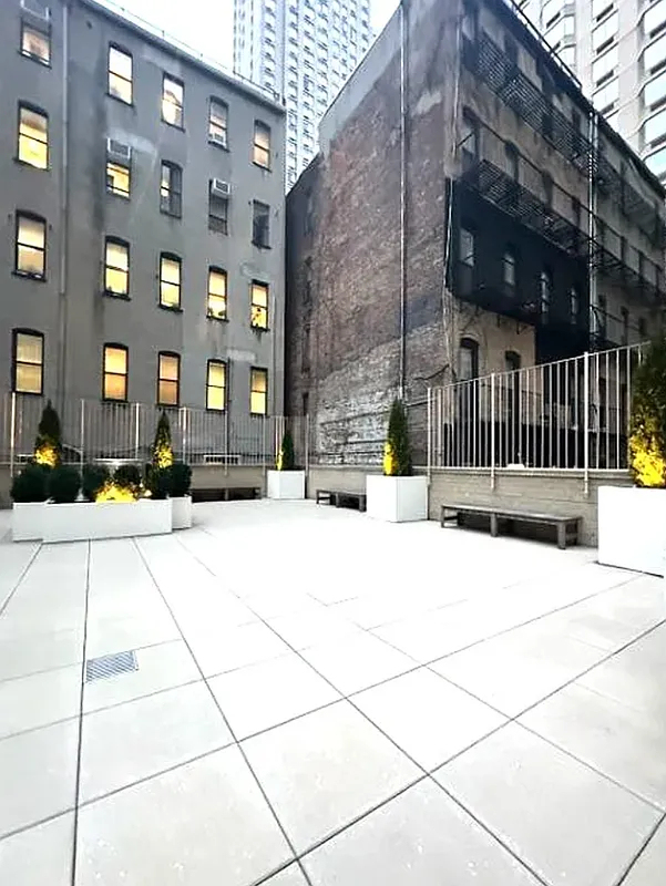 East 71st Street - Photo 10