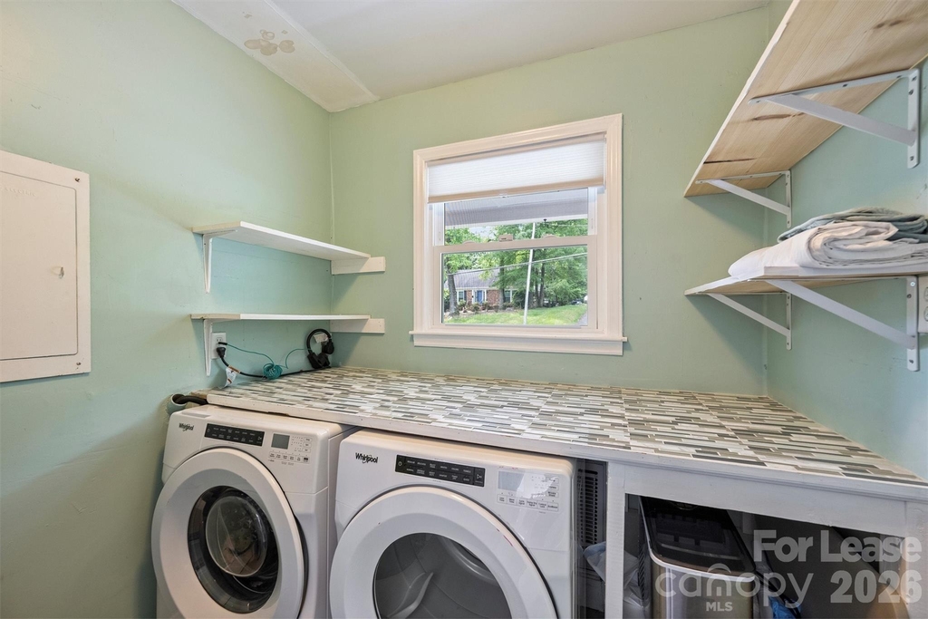 2027 Wensley Drive - Photo 17