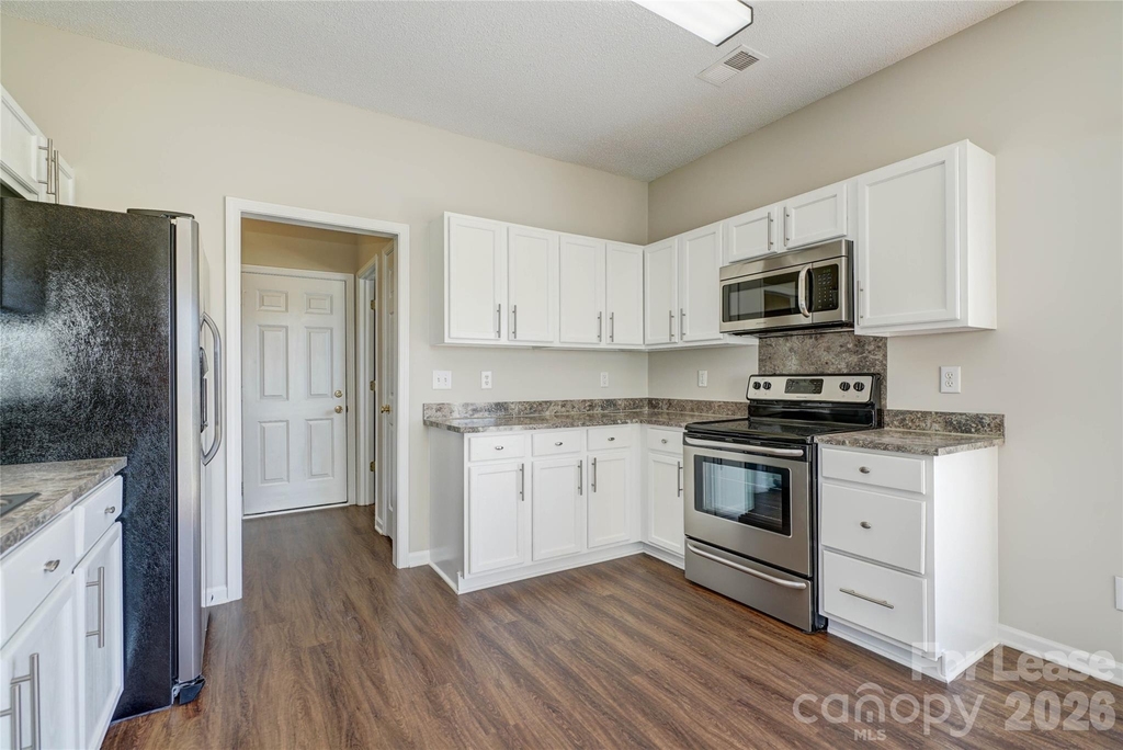 2034 Wexford Way - Photo 6