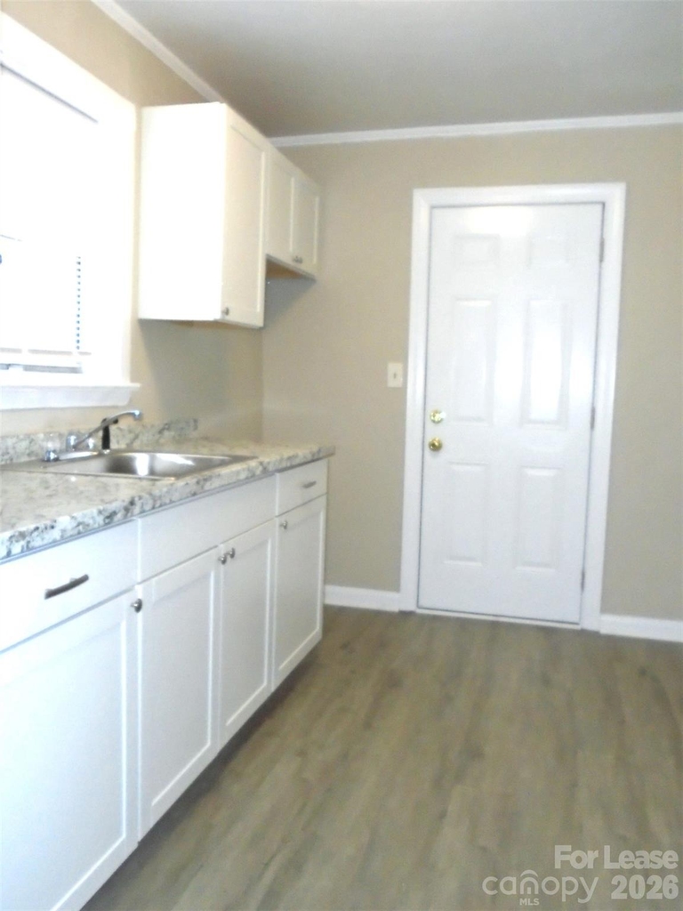 1842 Academy Street - Photo 1