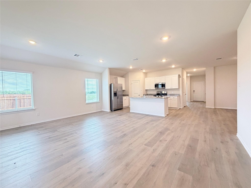 1133 Overhill Road - Photo 4