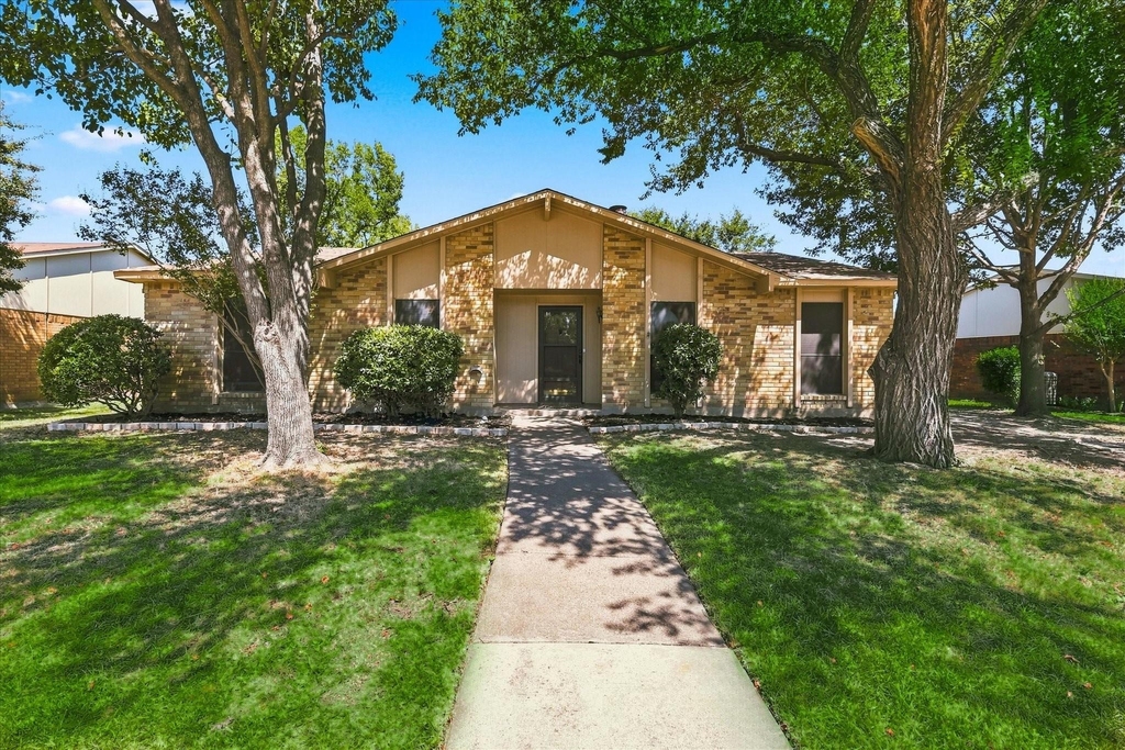 411 Clear Creek Lane - Photo 0
